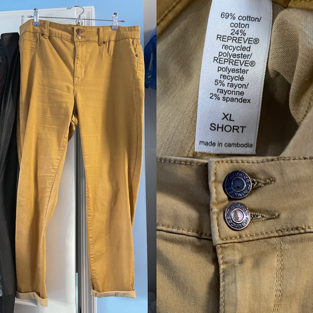 Maurice’s XL Short Skinny Khakis